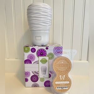 Scentsy Wall Fan with Vanilla Bean Buttercream Pods